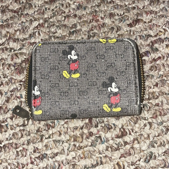 Small Mickey Mouse Wallet - Picture 1 of 3